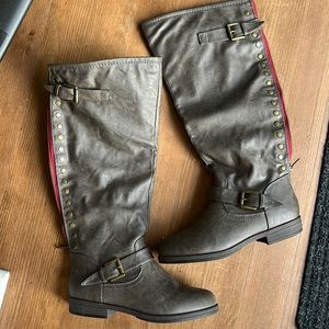 Knee high grey/brown boots